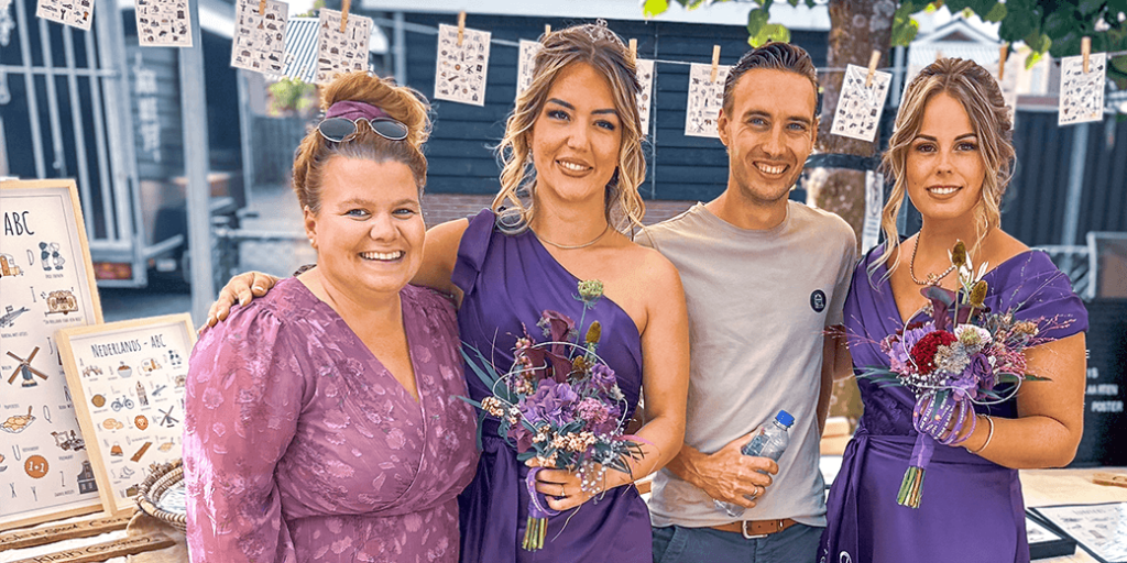 Blog over de Heideweek markten 2024 header Jelle en Daisy van Vliet met de Heidehoogheden Heideprinses en Heidekoningin