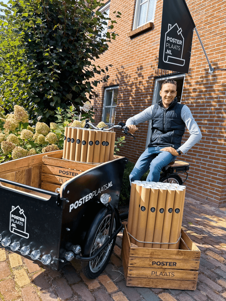 Blog over 2 jaar PosterPlaats met Jelle van Vliet en de zelfgemaakte bakfiets