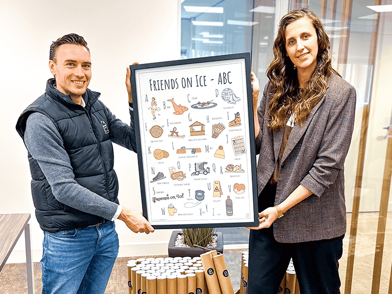 PosterPlaats Friends on Ice ABC poster maatwerk special edition voor Stichting Friends on Ice met Jessica van der Laan en Jelle van Vliet