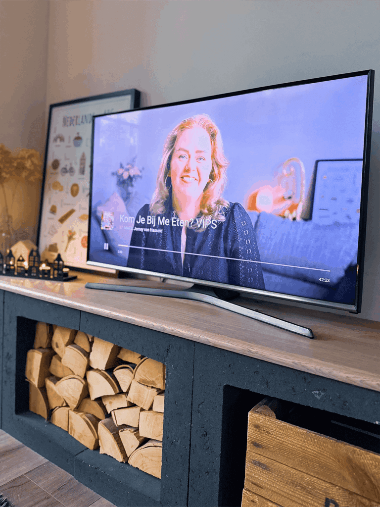 Blog over PosterPlaats in het tv programma Kom je bij me eten? VIPS met Jerney van Hasseld uit MAFS