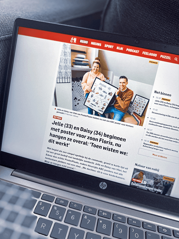 Blog over nieuw ABC poster Arnhem met het interview voor De Gelderlander online met Jelle en Daisy van Vliet in de studio