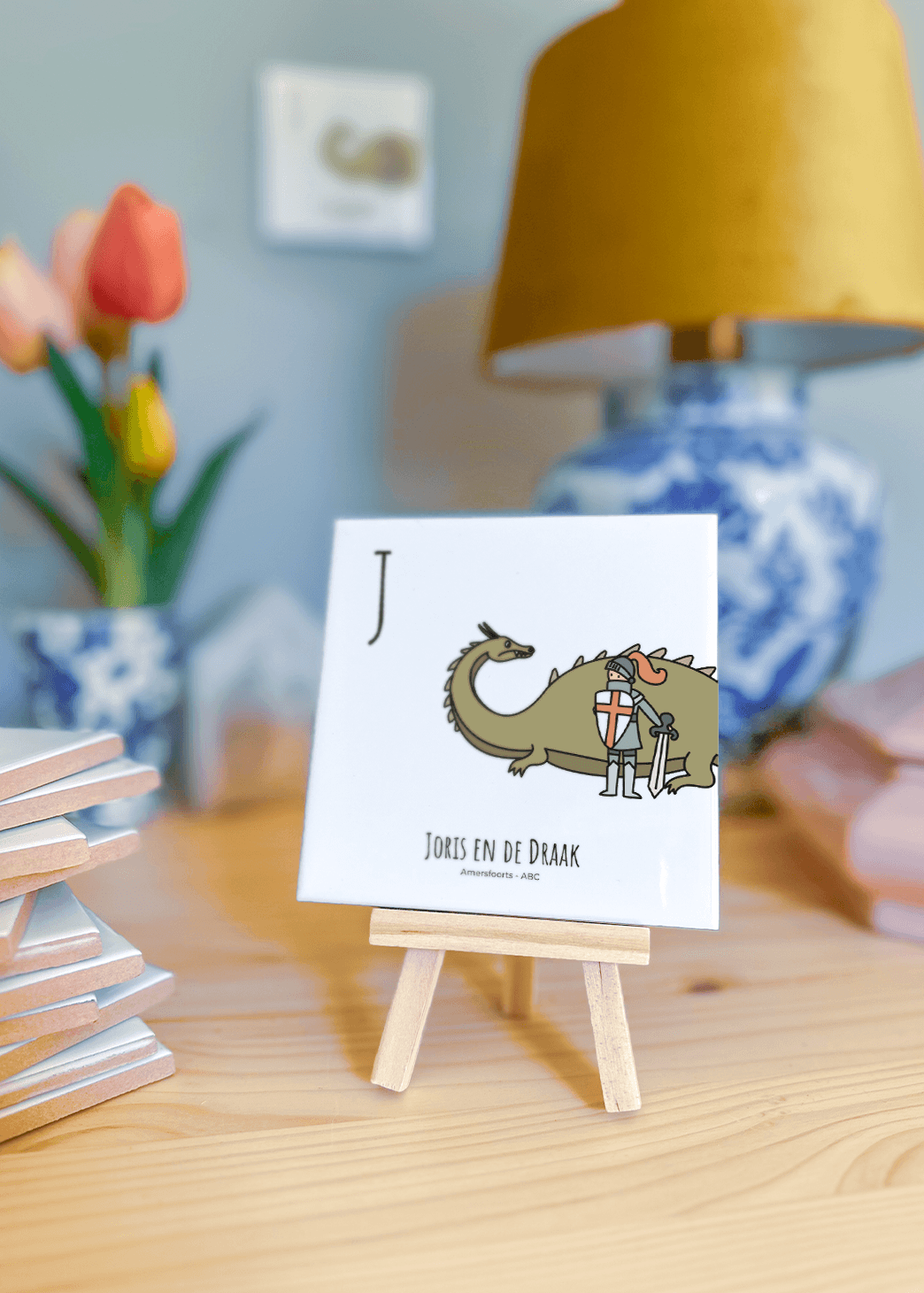 PosterPlaats ABC tegeltje Amersfoort met joris en de draak als leuk lokaal cadeau of relatiegeschenk