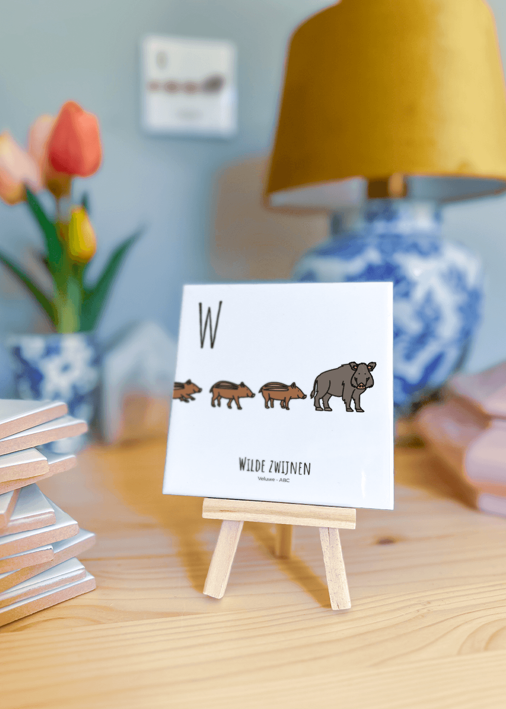 PosterPlaats ABC tegeltje Veluwe met wilde zwijnen als leuk lokaal cadeau of relatiegeschenk