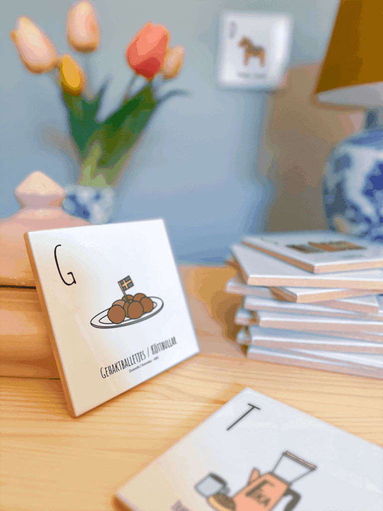 ABC tegeltjes van Zweden / Sverige met Gehaktballetjes / Köttbullar, Fika en Stockholm